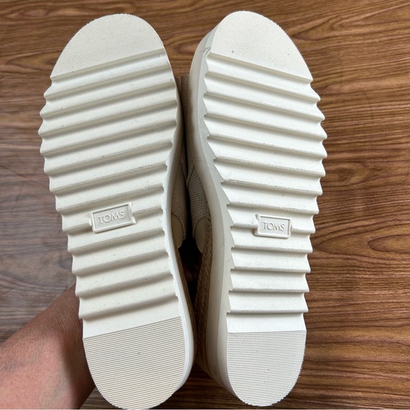 Toms Cream Platform Sandals - Picture 7 of 10